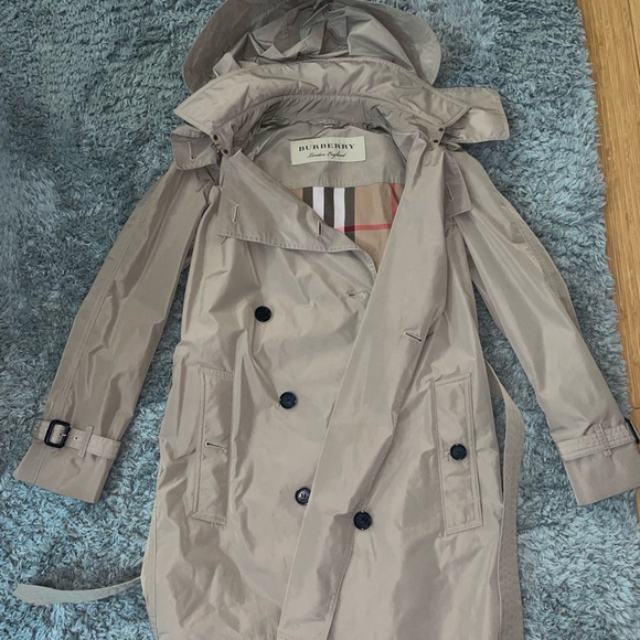 Burberry Fall/spring Trench Coat with hood and belt (with travel garment bag)